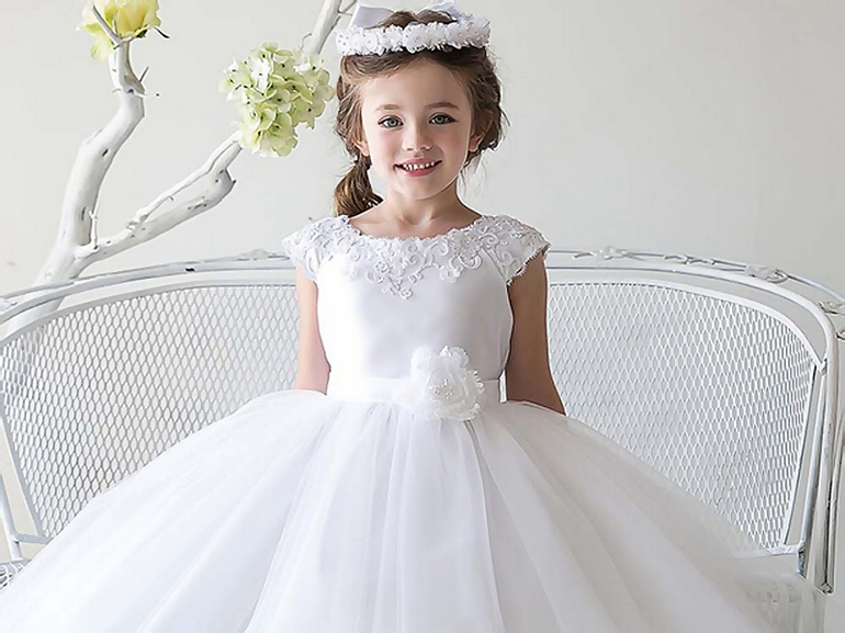 Бачити уві сні дочка в весільному платті: тлумачення сонників, колір вбрання, емоції і стан дочки