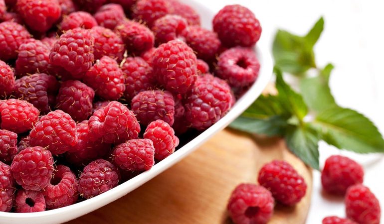 Чому може приснитися велика червона малина: тлумачення за різними сонникам, значення деталей