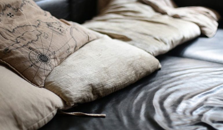 До чого бачити уві сні подушку: зовнішній вигляд аксесуара і тлумачення сонників, сниться перо, ковдра і наволочка