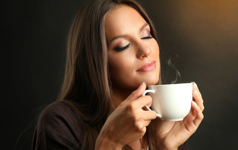 До чого може приснитися мелений або розчинна кава: інтерпретація деталей сну, тлумачення по сонникам