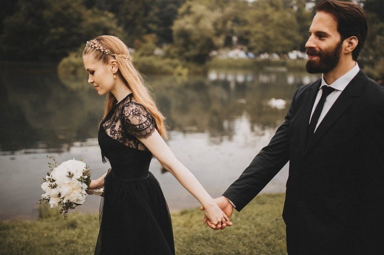 До чого нареченій сниться чорне весільне плаття: можливі тлумачення нічного бачення