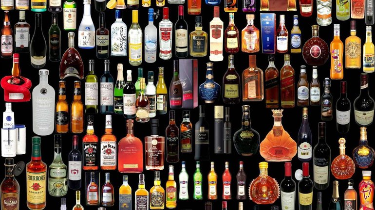 До чого сниться алкоголь: значення образу спиртних напоїв, випивки і сп’яніння, тлумачення по сонникам