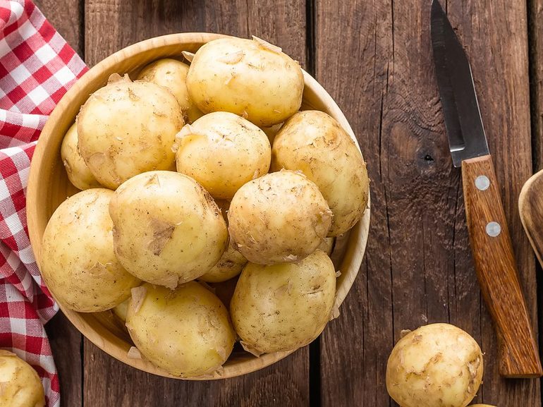 До чого сниться багато картоплі в мішках: що означає велика або дрібна картопля