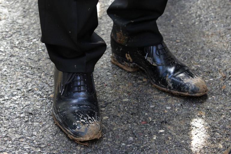 До чого сниться брудне взуття: тлумачення за різними сонникам, значення бачити черевики на чиїхось ногах