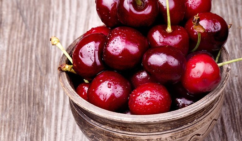 До чого сниться черешня: трактування в різних сонниках, тлумачення сну зі стиглою, великою, червоною і жовтою ягодою