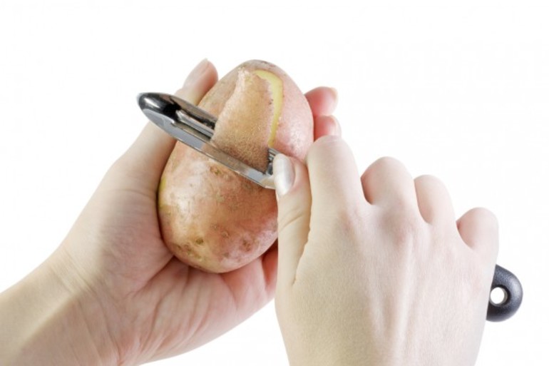 До чого сниться чистити картоплю: тлумачення картопляних очисток по соннику, що означає порізатися ножем