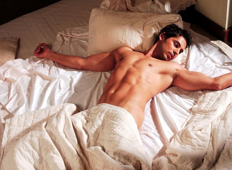 До чого сниться голий чоловік: значення для хлопця по соннику, що означає для жінки спати з коханою