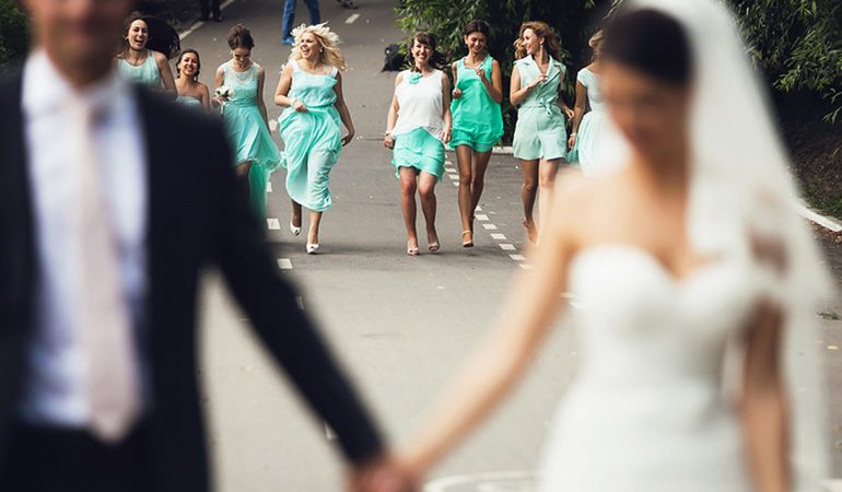 До чого сниться гуляти на весіллі: вінчальний наряд жінки, популярні сюжети, як зрозуміти свій сон