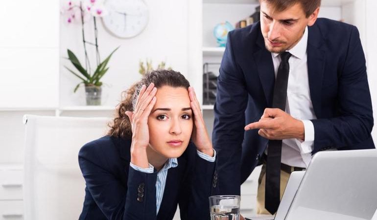 До чого сниться колишній начальник: значення сну для чоловіка і жінки, тлумачення сонників