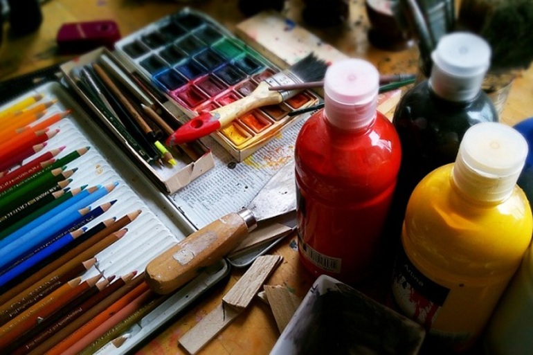 До чого сниться малювати картини по соннику: олівцями, фарбами, крейдою або фломастерами