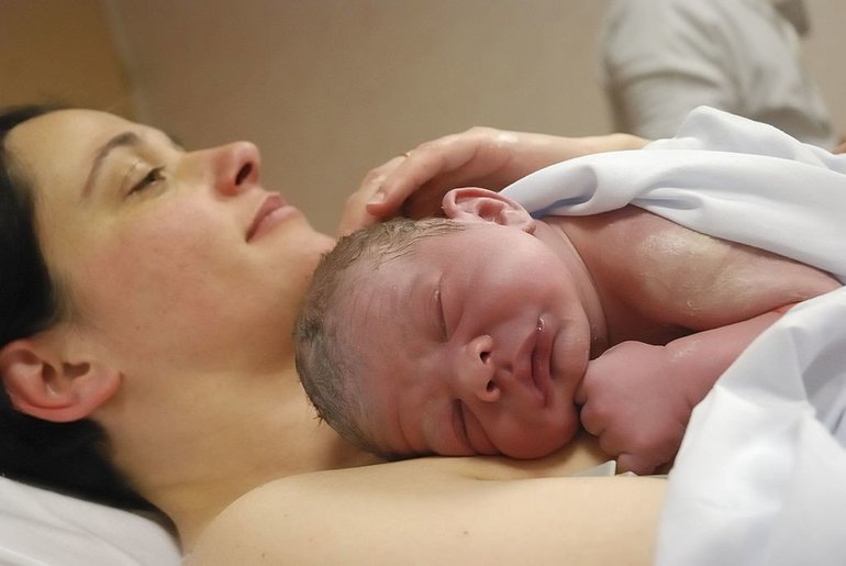 До чого сниться новонароджене немовля дівчинка: що означає побачити в сні свого дитини