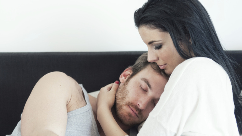 До чого сниться обійматися з чоловіком: значення сну, в якому наснилися обійми з чоловіком, улюбленим хлопцем або незнайомцем