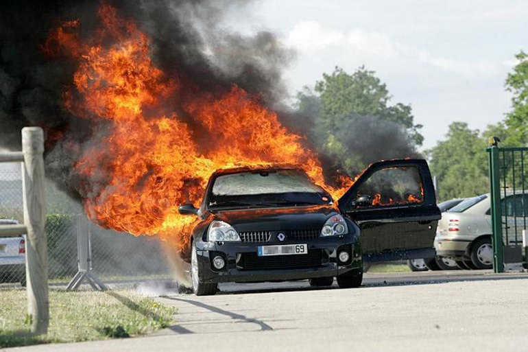 До чого сниться палаюча машина: що говорить сонник, якщо бачиться пожежа у своєму або чужому авто