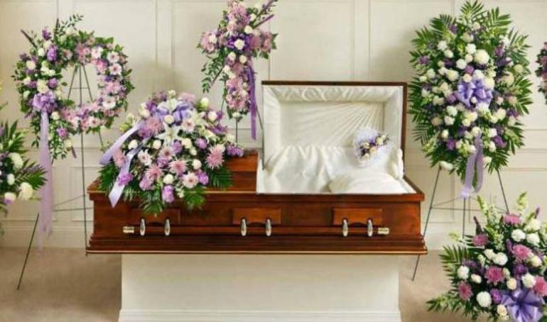 До чого сниться похоронний вінок: значення по сонникам сну, в якому приснився ритуальний атрибут будинку або на похоронах