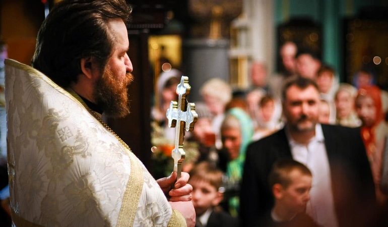До чого сниться поп: зовнішній вигляд і дії героя, сонник Міллера