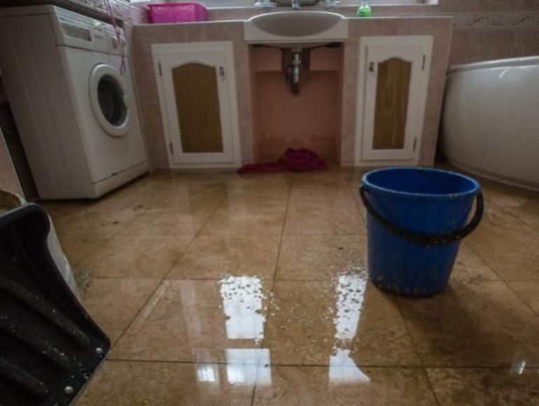 До чого сниться потоп у квартирі: своя або чужа кімната, ванна або кухня, значення по Міллеру