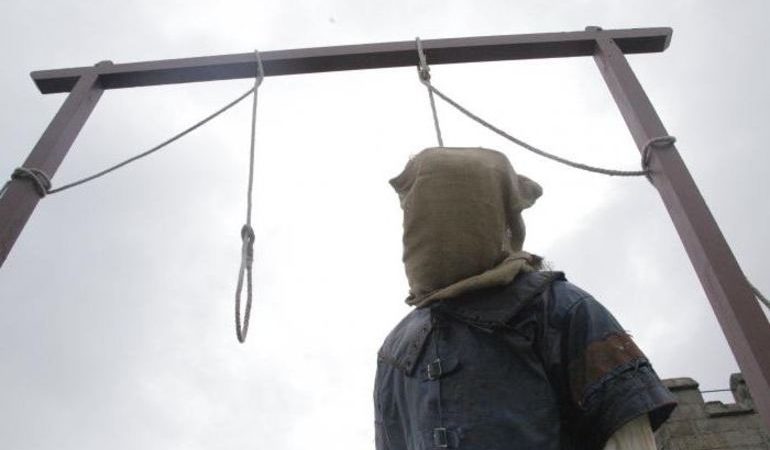 До чого сниться повішений чоловік: особливості сну, значення для жінки, чоловіка або дитини в залежності від ситуації