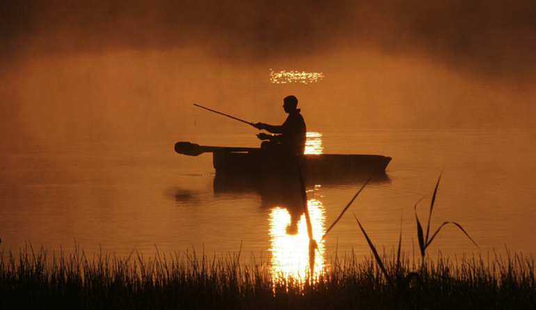 До чого сниться рибалка: значення сну про зимову ловлю риби для вагітної, незаміжньої дівчини, хлопця по соннику