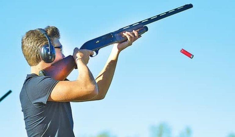 До чого сниться рушницю: тлумачення образу мисливської зброї в руках по сонникам, трактування сну для жінки