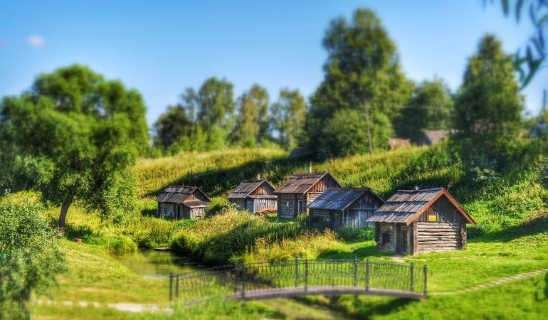До чого сниться село: бачити сільський будиночок влітку, сон про село і дитинство, тлумачення по сонникам