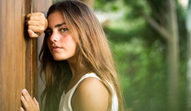 До чого сниться сестра (двоюрідна або троюрідна): бачити її, розмовляти або лаятися