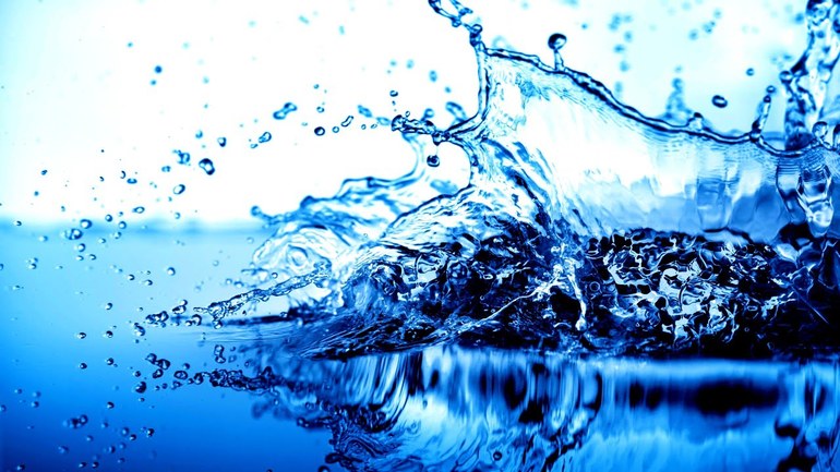 До чого сниться синя прозора вода: трактування різних сонників