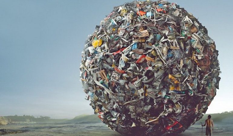 До чого сниться сміття: значення снів, в яких довелося викидати відходи з будинку на смітник, копатися в помойному відрі