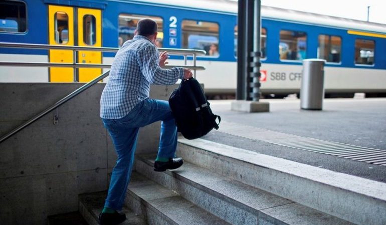 До чого сниться спізнитися на поїзд: поспішати і спізнюватися на електричку, тлумачення сну для дівчат
