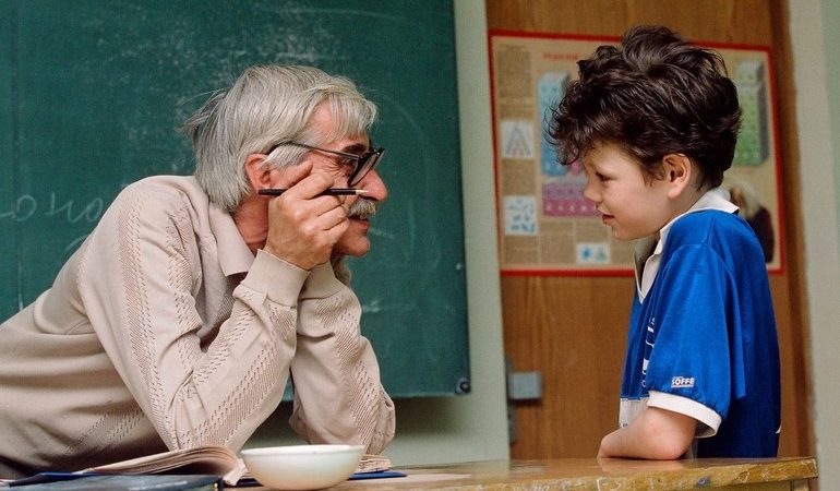 До чого сниться вчитель: тлумачення за різними сонниками, значення снів з першою вчителькою початкових класів