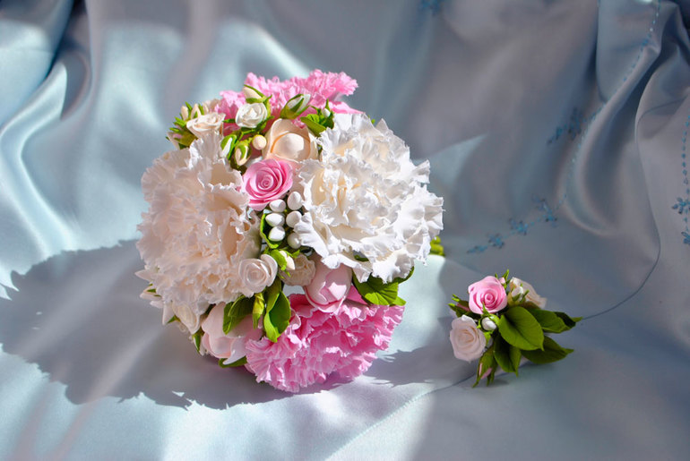 До чого сниться весільний букет: ловити незаміжнім дівчатам, нареченим, різні квіти в композиції