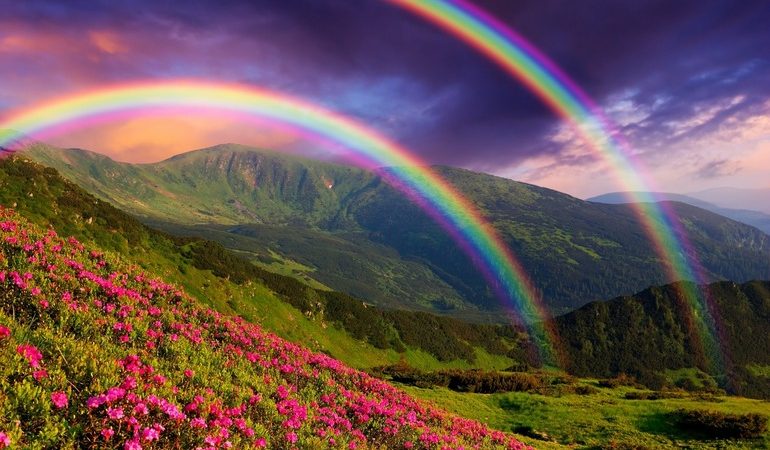 До чого сниться веселка: що означає фотографувати, малювати, чіпати рукою різнобарвну арку в небі