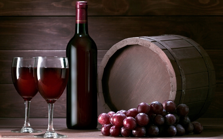 До чого сниться вино по соннику: в пляшці і в келиху, пити, купувати і продавати