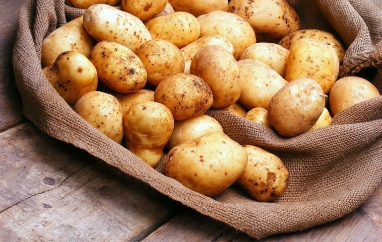 До чого сниться збирати картоплю руками: значимість сну про город і визначення його таємного сенсу