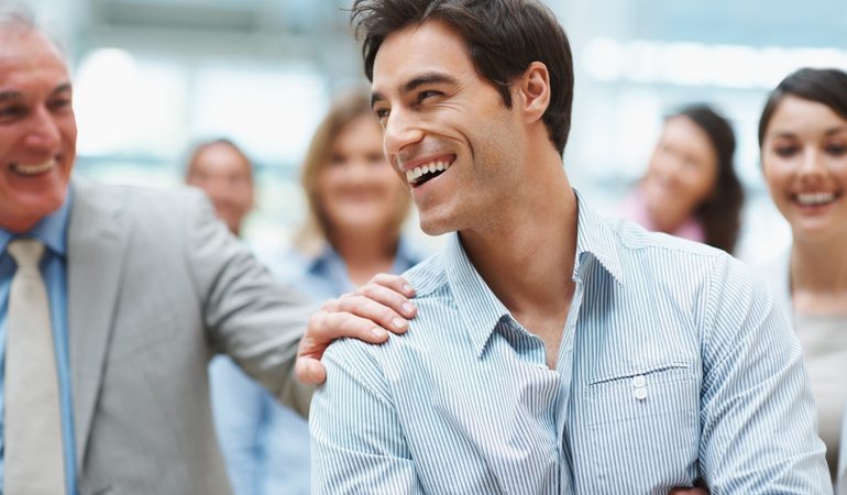 До чого сниться знайомий: тлумачення сну, в якому приснився приятель, думка різних сонників