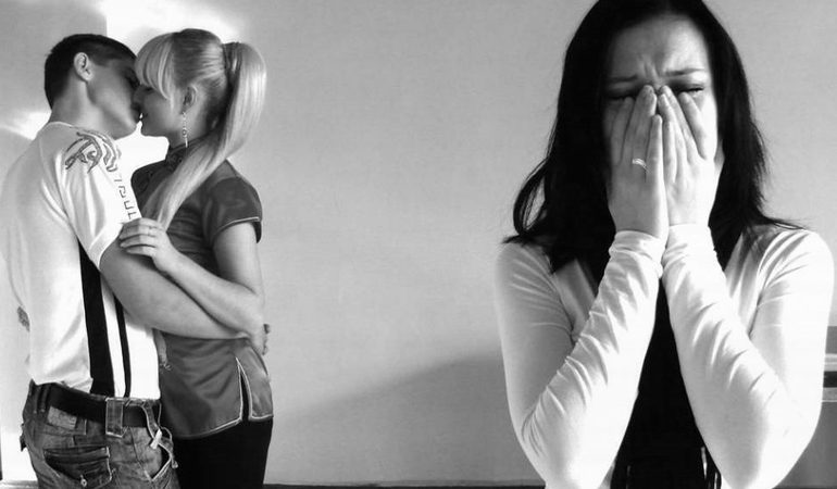 До чого сниться зрада: тлумачення за різними сонниками, зради друзів або коханої людини