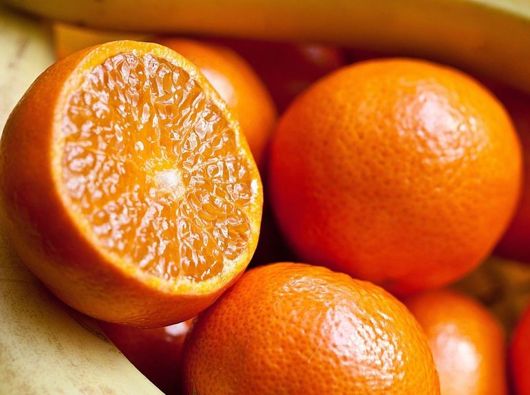 До чого сняться апельсини: тлумачення для чоловіків і жінок, купувати фрукти або зривати плоди з дерева