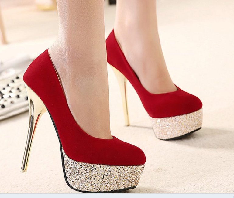 До чого сняться червоні туфлі по соннику: взуття на високому каблуці, значення для жінок і чоловіків