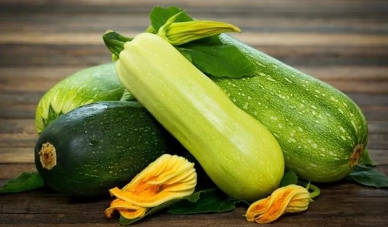 До чого сняться кабачки по сонникам: свіжі й зіпсовані, на грядці і на столі, якщо жінка збирає