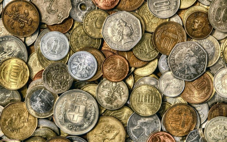 До чого сняться монети: знайти колекційні, металеві, рідкісні та незвичайні гроші