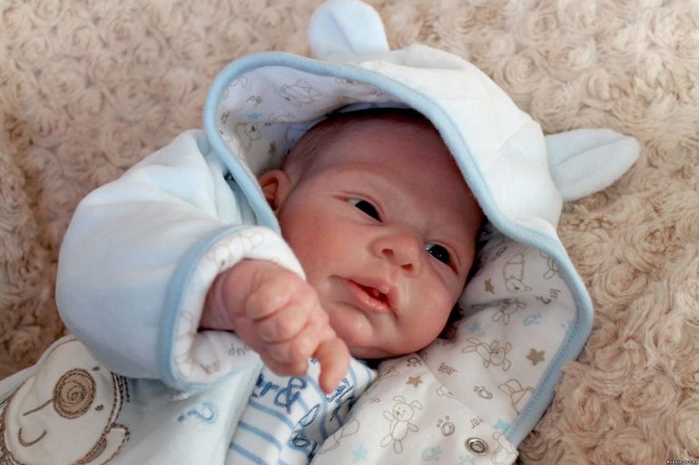 До чого сняться новонароджені діти по соннику: хлопчик чи дівчинка, чоловікові або жінці, живі або мертві