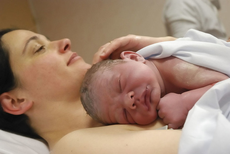 До чого сняться новонароджені діти по соннику: хлопчик чи дівчинка, чоловікові або жінці, живі або мертві