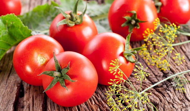 До чого сняться помідори: загальні значення, тлумачення червоних томатів на грядці за сонниками і інші версії