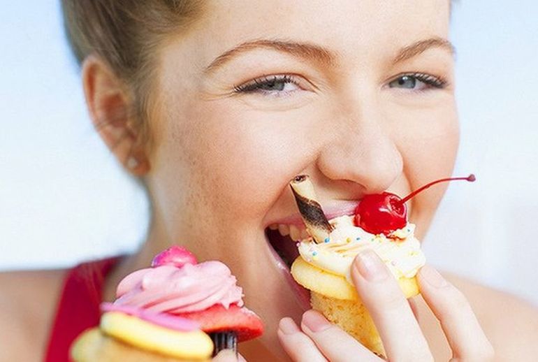 До чого сняться тістечка: значення сну, в якому наснилося бачити, їсти або купувати солодощі з кремом