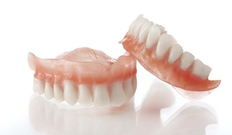 До чого сняться зубні протези: бачити зламану вставну щелепу, тлумачення по сонникам