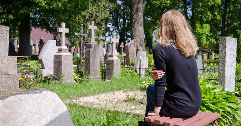 До чого вагітної сниться кладовищі: тлумачення сну про могилах для жінки, трактування різних сонників