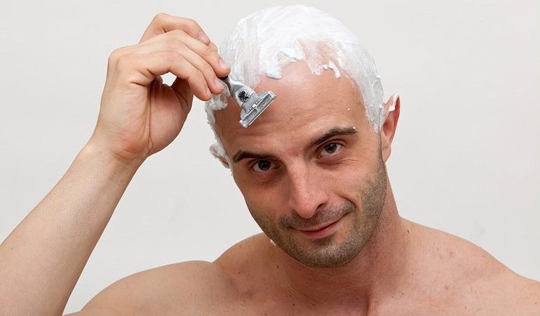 Голити голову по сонникам: уві сні довелося збрити волосся налисо