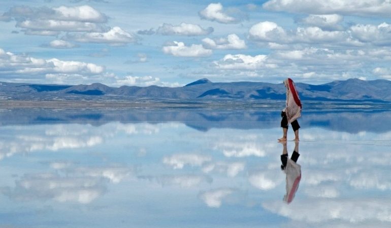 Ходити по воді уві сні: значення за сонниками, до чого сниться йти, бігти і не тонути по водній поверхні