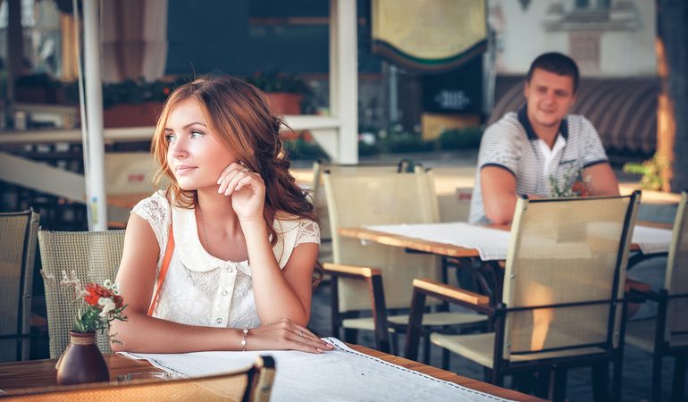 Кафе сонники: що означає сон у різних тлумачів, до чого сниться сидіти за столиком або бути офіціантом