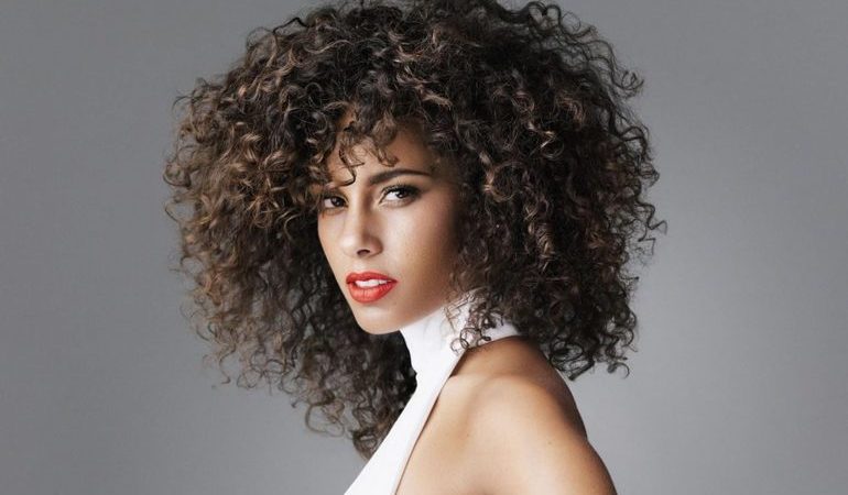 Кучеряве волосся сонник до чого сняться кучеряві пасма, що означає бачити чорні локони