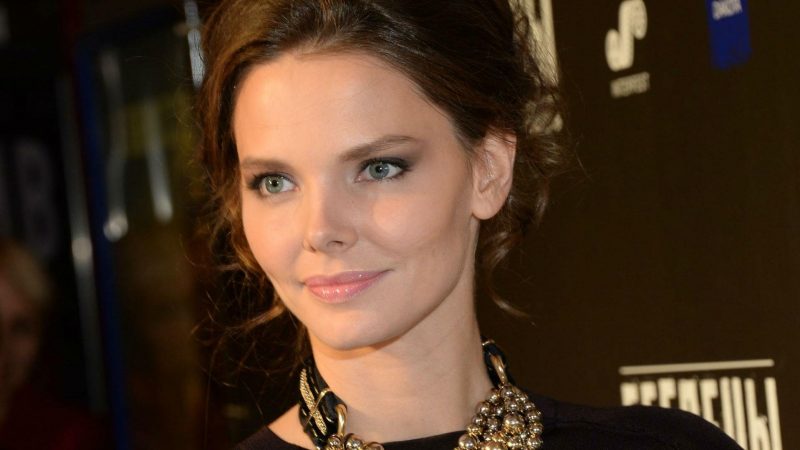 Єлизавета Боярська зізналася, що іноді їй доводиться переступати через свою гордість заради коханого чоловіка